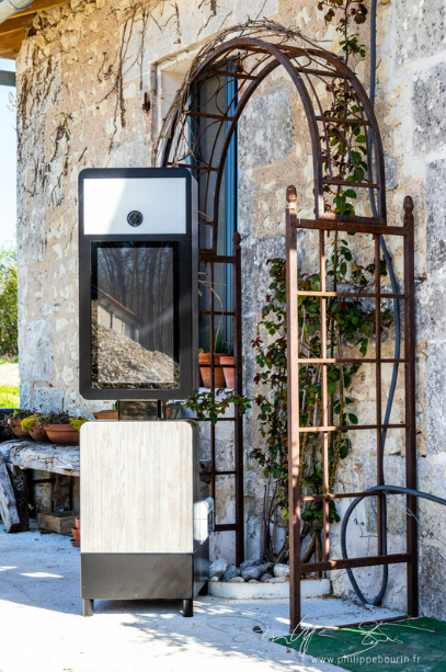 borne a selfie , Photo Booth disponible a Angoulême , Charente , Charente maritime, Dordogne