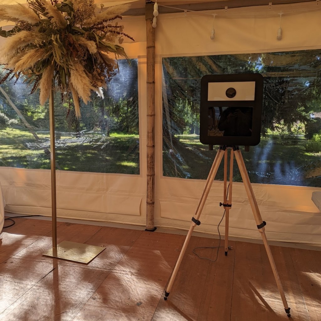 borne a selfie , Photo Booth disponible a Angoulême , Charente , Charente maritime, Dordogne