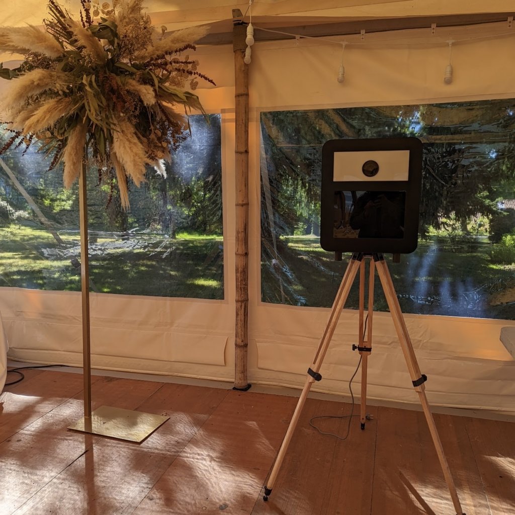 borne a selfie , Photo Booth disponible a Angoulême , Charente , Charente maritime, Dordogne