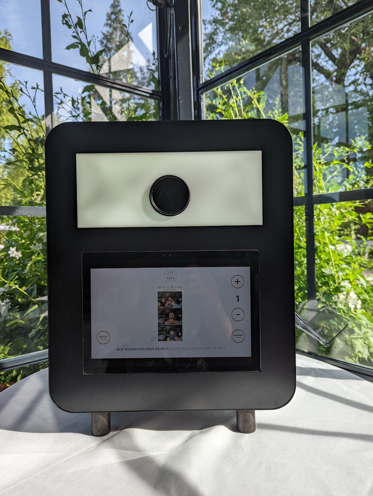 borne a selfie , Photo Booth disponible a Angoulême , Charente , Charente maritime, Dordogne