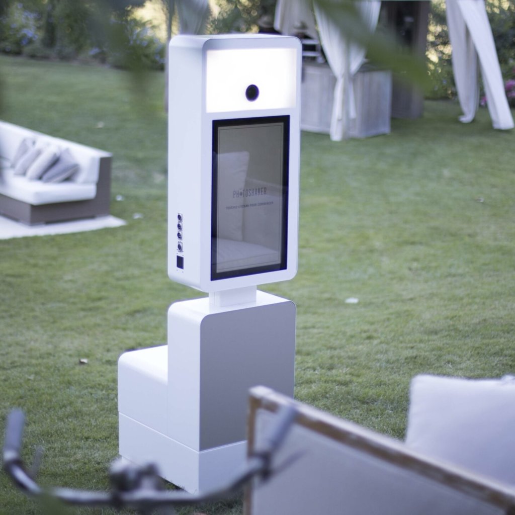 borne a selfie , Photo Booth disponible a Angoulême , Charente , Charente maritime, Dordogne