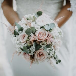 Bouquet de mariée strict